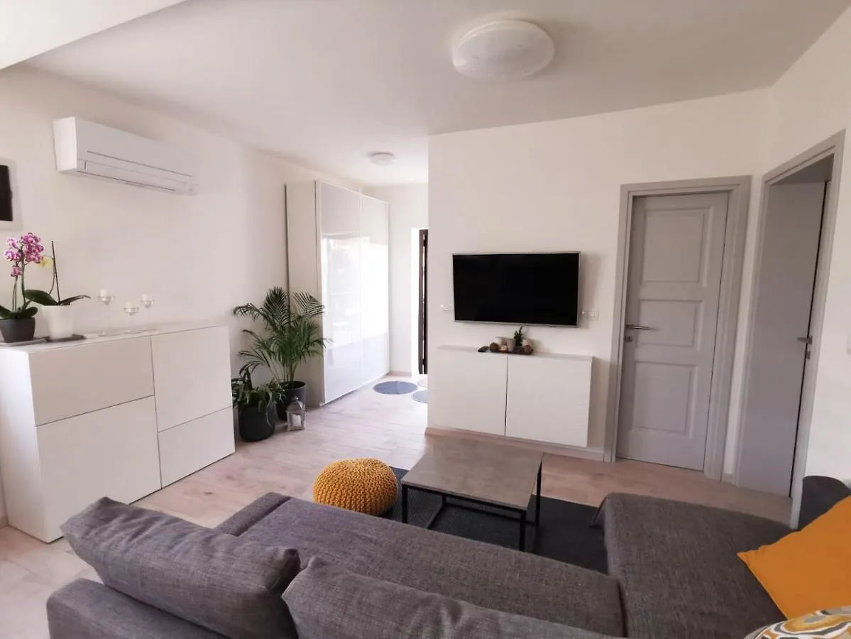 Apartments Sara Novigrad Istria